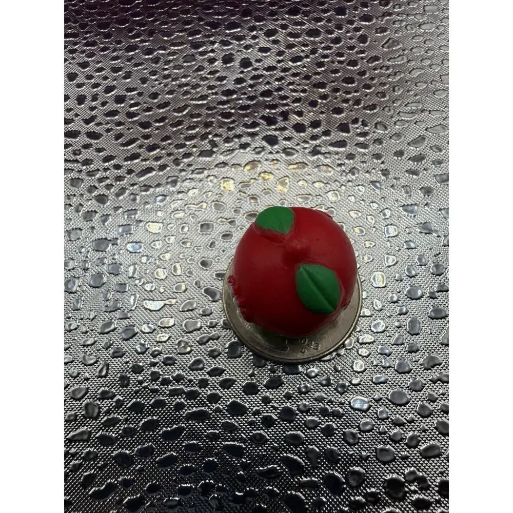 Shopkins Shy Pie figurine from Season 4